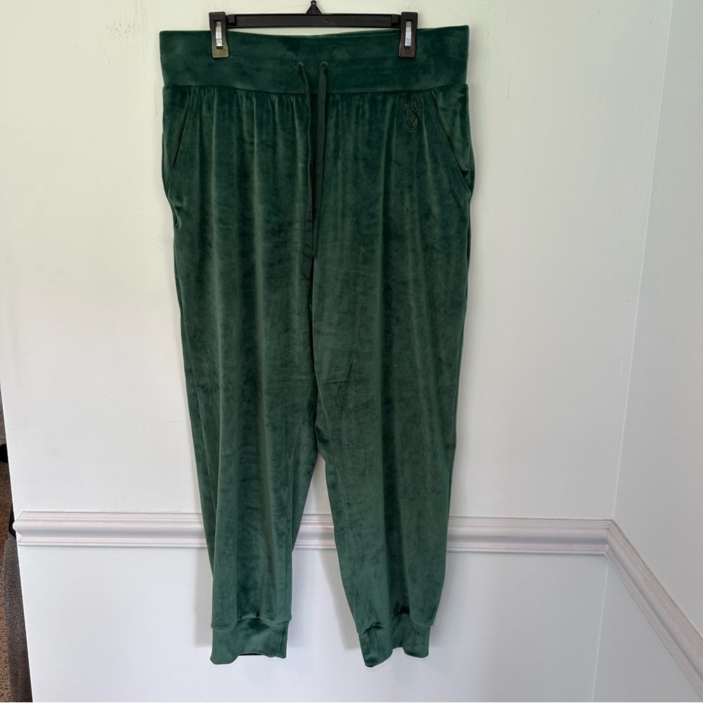 NWT Victoria’s Secret Green Velour Joggers Side XL